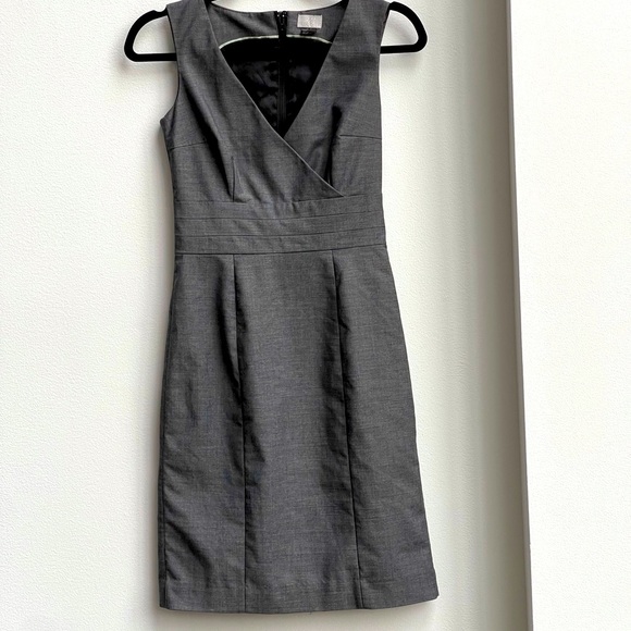 H&M Dresses & Skirts - New H&M Gray V-Neck Fitted Business Dress